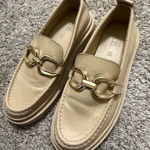Zara Cream Loafers with Elegant Detail